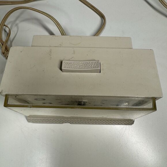 Vintage MCM General Electric (GE) Model 7331-2 Snooz-Alarm Clock - Tested Works - Picture 3 of 9